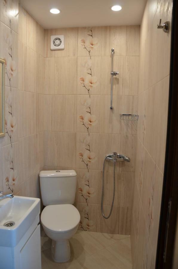 Our House In The Town Apartment เวลีคอเทอร์โนโว ภายนอก รูปภาพ
