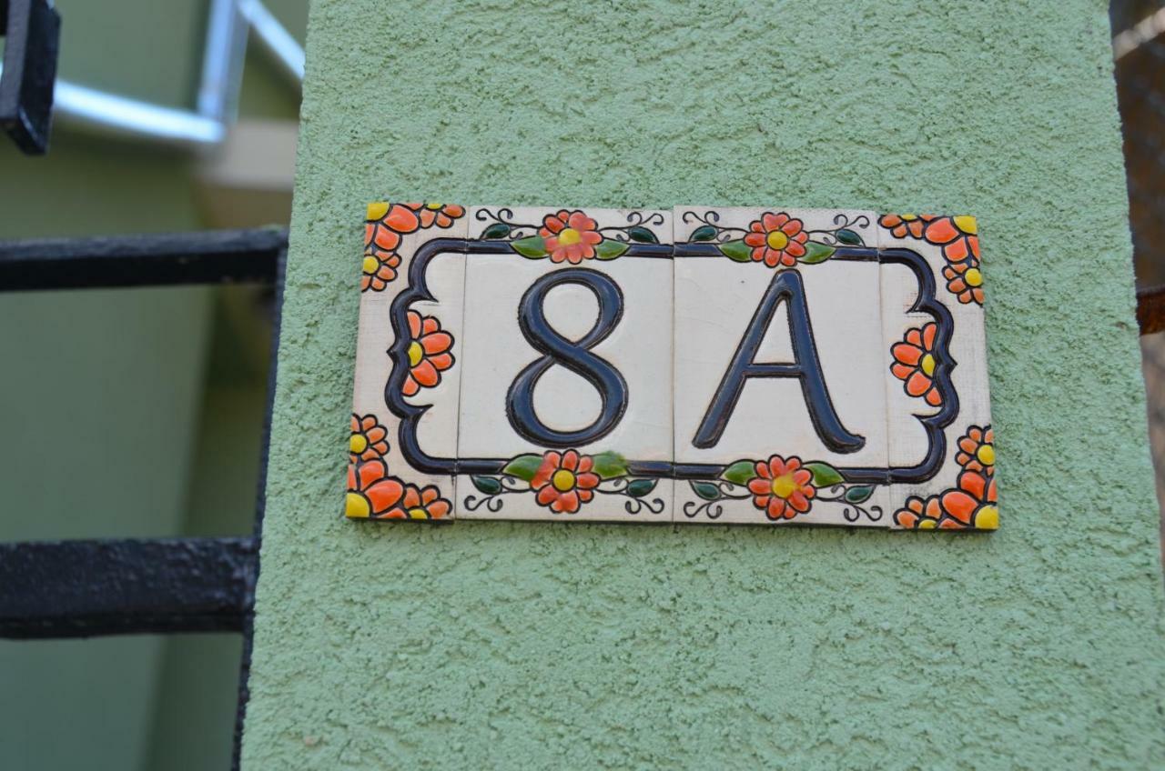 Our House In The Town Apartment เวลีคอเทอร์โนโว ภายนอก รูปภาพ